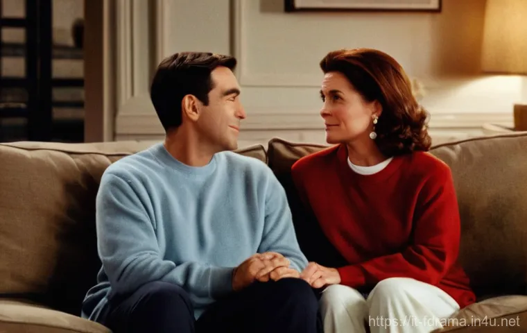 윌 앤 그레이스 명장면 모음 - A highly theatrical and humorous image featuring Jack McFarland and Karen Walker in an opulent, slig...